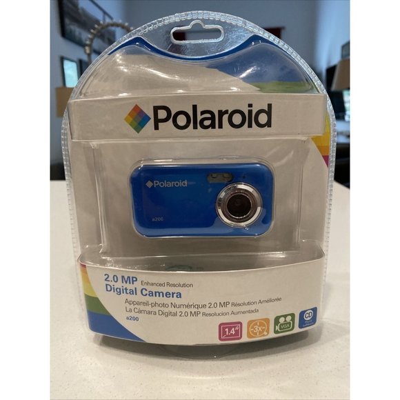 NEW In Package Blue Polaroid a200 2.0 MegaPixel "Starter" Camera w/ LCD Display - Picture 1 of 9